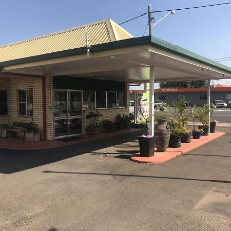 Golden West Motor Inn Miles エクステリア 写真