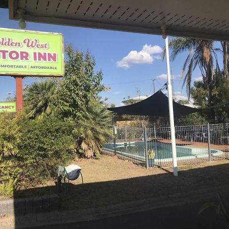 Golden West Motor Inn Miles エクステリア 写真