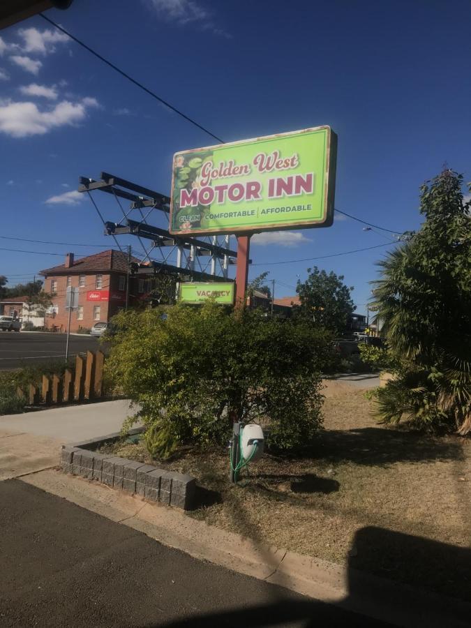Golden West Motor Inn Miles エクステリア 写真